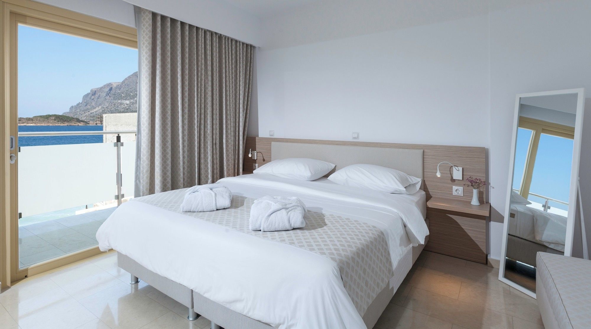 Zephyros Hotel Миртеа Экстерьер фото